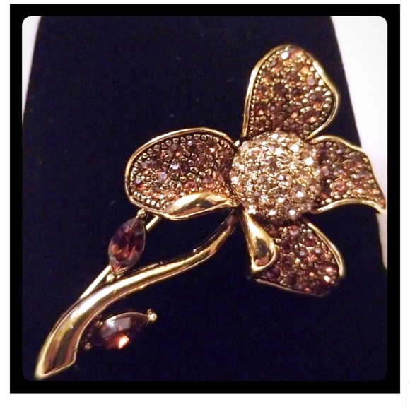 Jewelry - Vintage Flower brooch pin Jewelry - Vintage Flower brooch pin